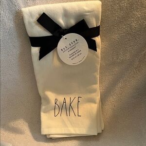 Rae Dunn Dish Towels says Bake and Home Made